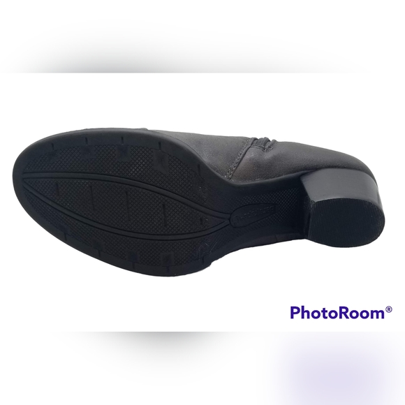 SOLD - Baretraps Booties - Picture 8 of 9